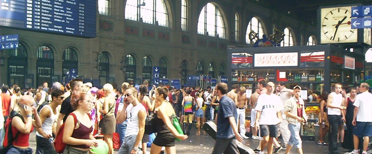 Beschallung an Flughäfen und Bahnhöfen